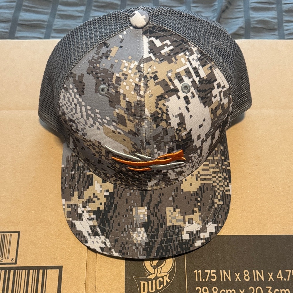 Sitka Camouflage (Elevated II) Mesh Trucker Hat with Orange Logo - NEVER WORN